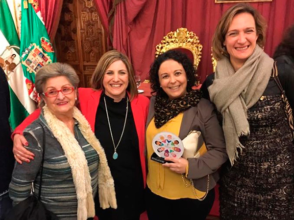 Laura Dominguez con la presidenta de la Diputación y la Alcaldesa de Ubrique Laura junto a la presidenta de la Diputación y la alcaldesa de Ubrique